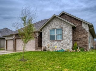 702 N Montego St, Nixa, MO 65714