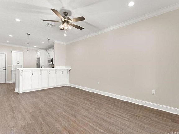 3rd image of 2403 Enterprise Blvd #6