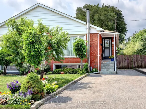 3422 Queenston Dr, Mississauga, ON L5C 2G6