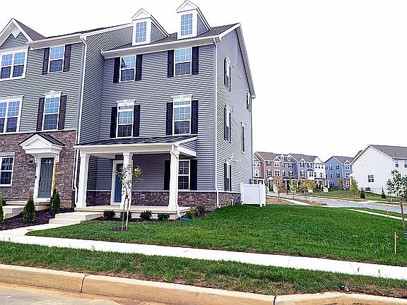 1st image of 723 Kalmar Ln