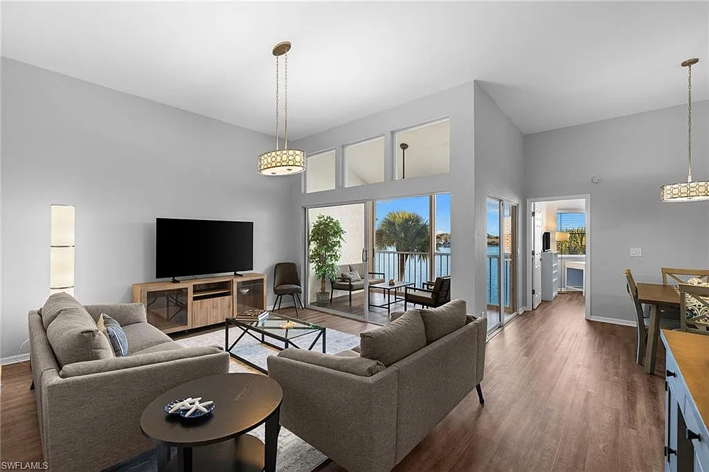 2 bed, 2.0 bath, 1250 sqft, $5,000 — Photo 4