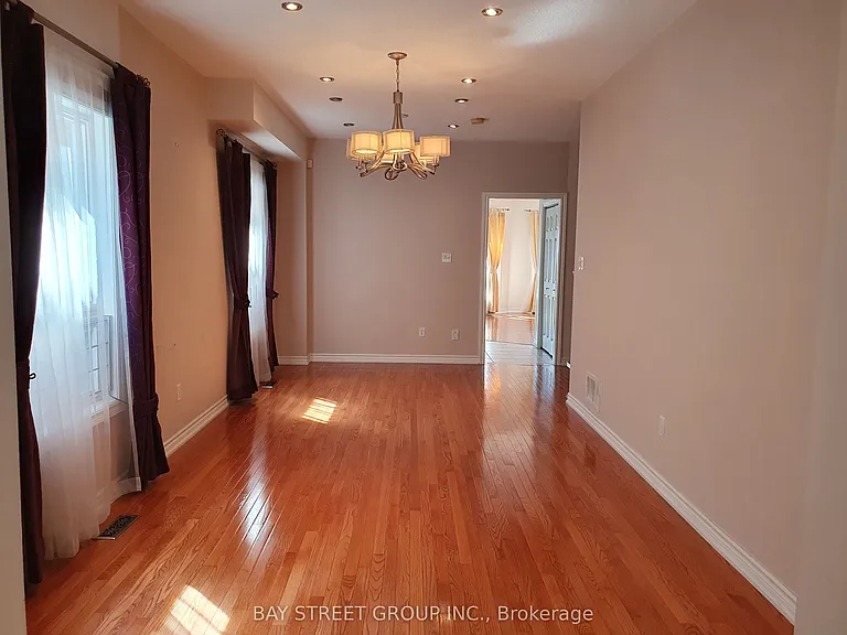 71 Ian Baron Ave — Photo 13