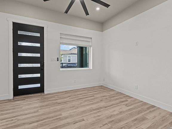 5th image of 1227 BURNET ST