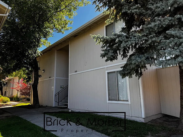 400 S Saliman Rd #B31 — Photo 1