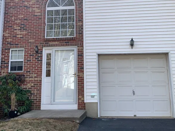 825 Lily Ln, Ewing, NJ 08638