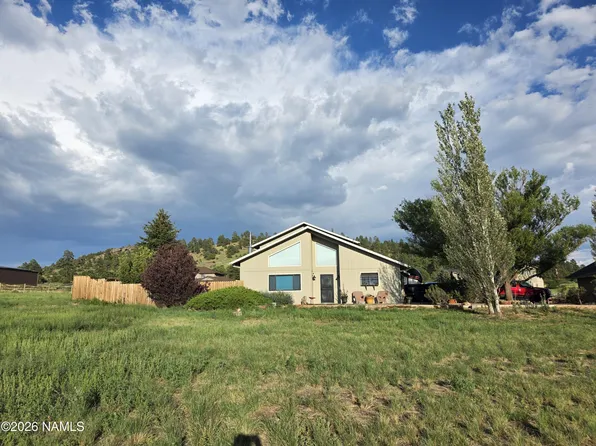 8025 Lawrence Dr, Flagstaff, AZ 86004
