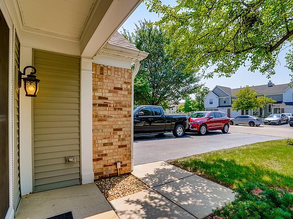4th image of 132 E Shag Bark Ln