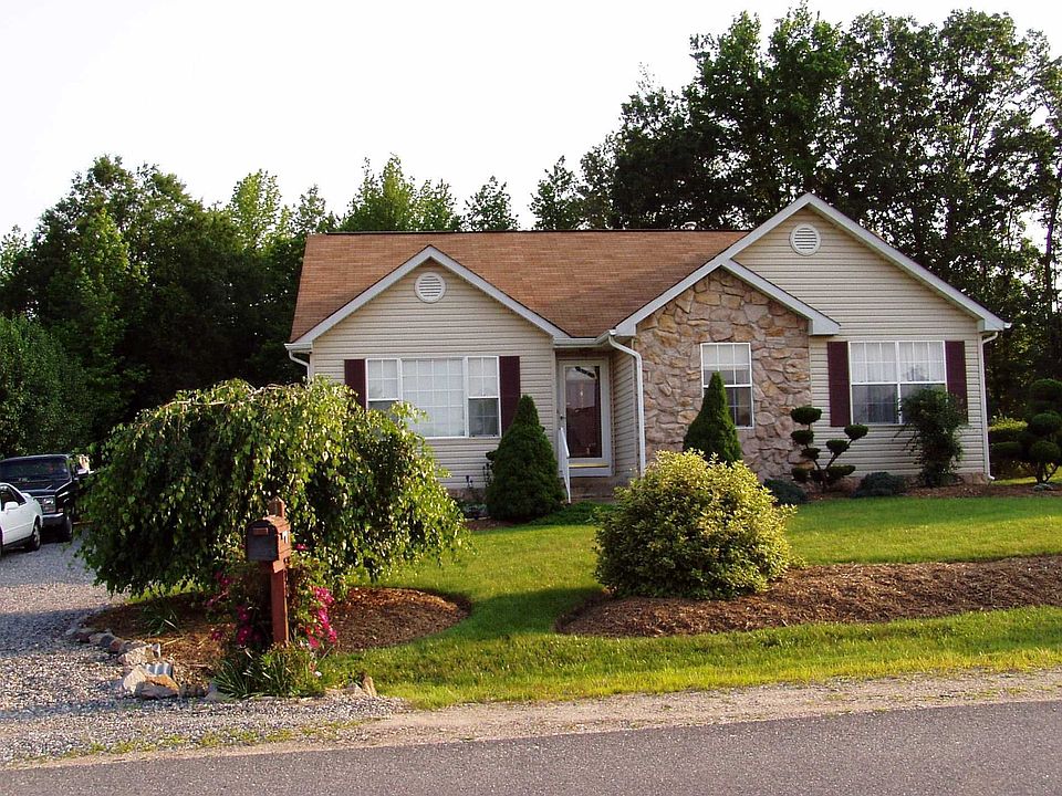 1st image of 7412 Laura Ln
