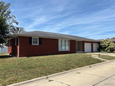 325 N Walnut St, Breese, IL, 62230