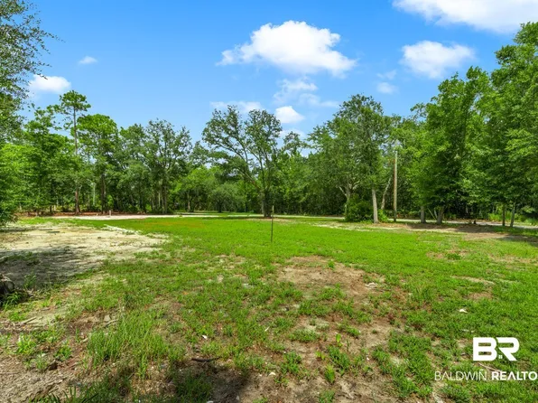 8227 Montgomery Ave, Elberta, AL 36530