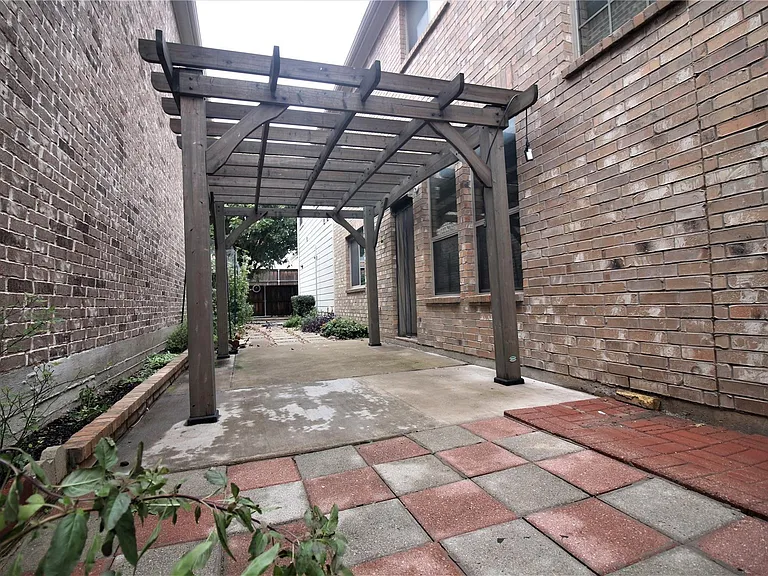 9829 Lightcatcher Dr — Photo 32