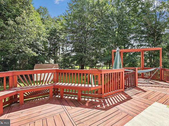 5th image of 2404 Berry Thicket Ct