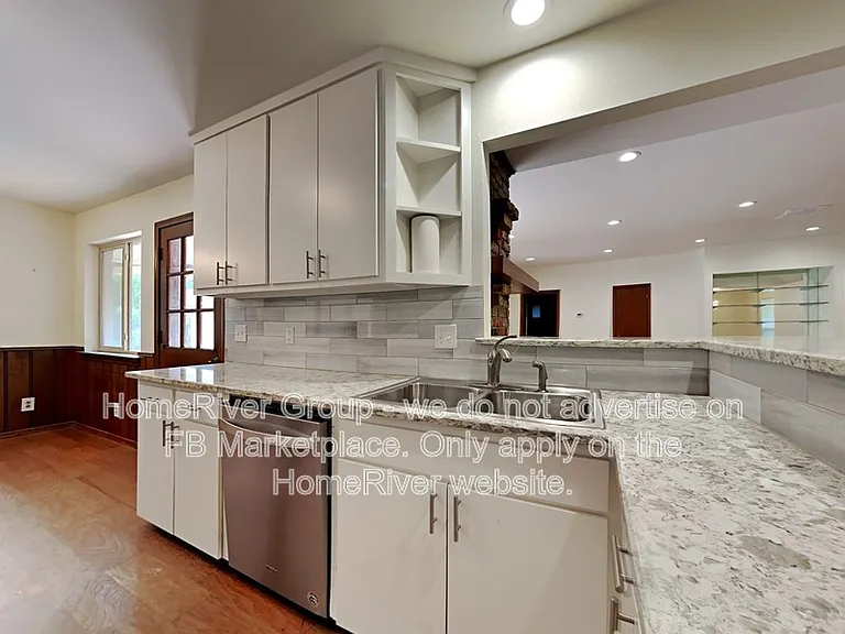 1216 Glen Cove Dr — Photo 8
