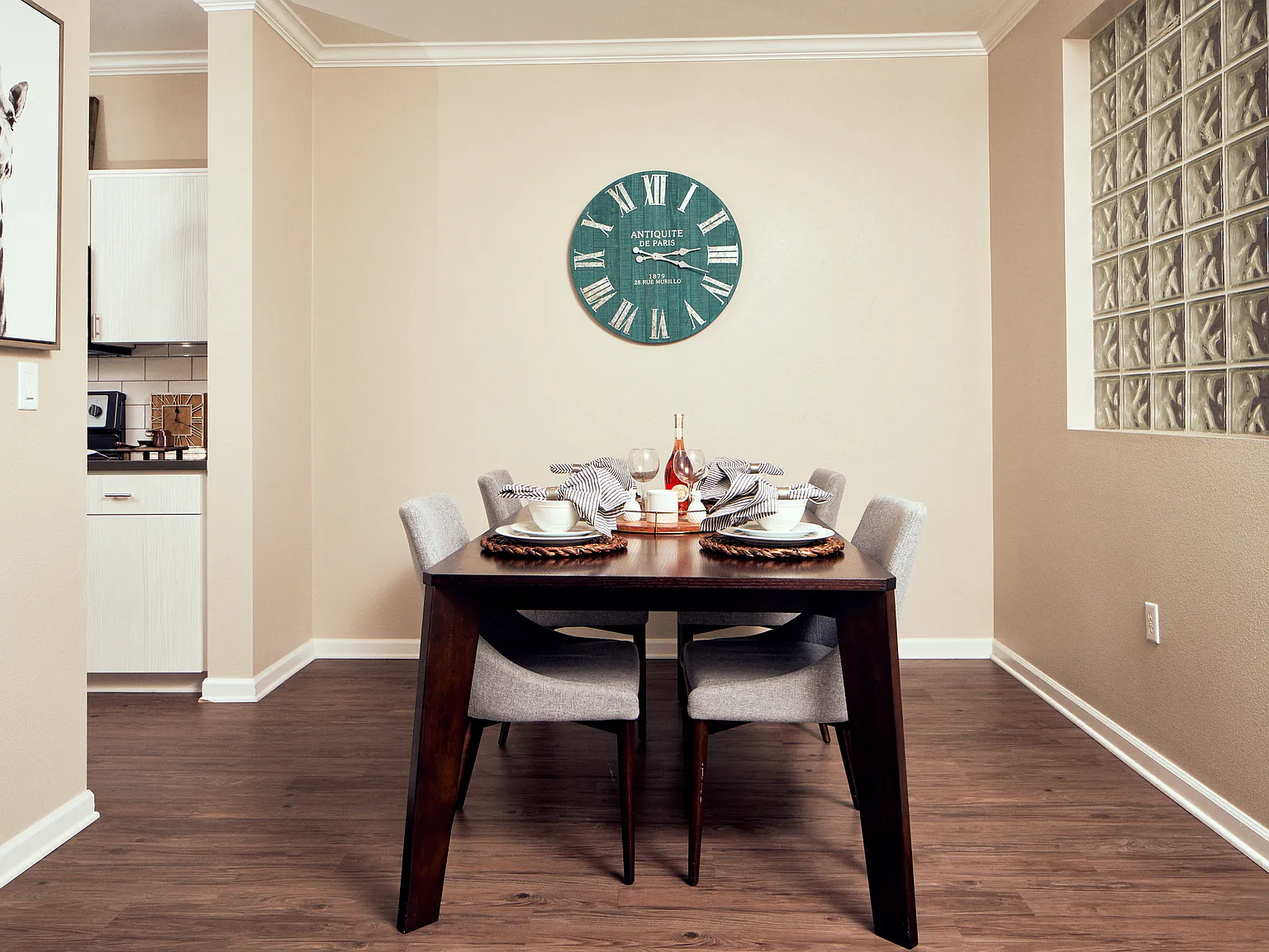 Victoria Arbors Apartment Homes — Photo 3