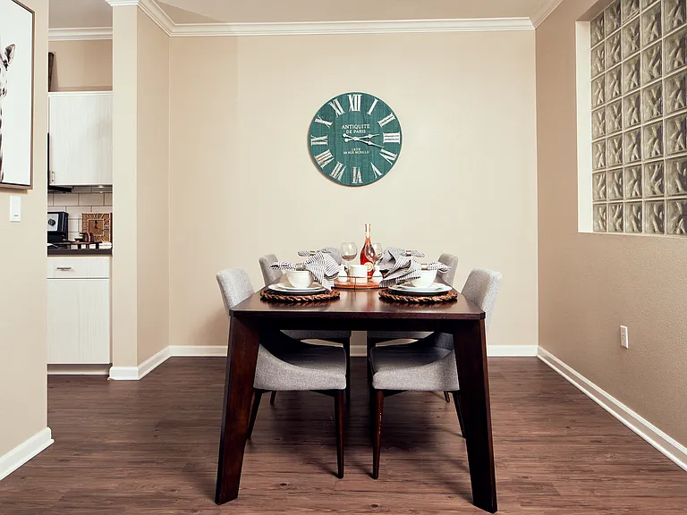 Victoria Arbors Apartment Homes — Photo 3
