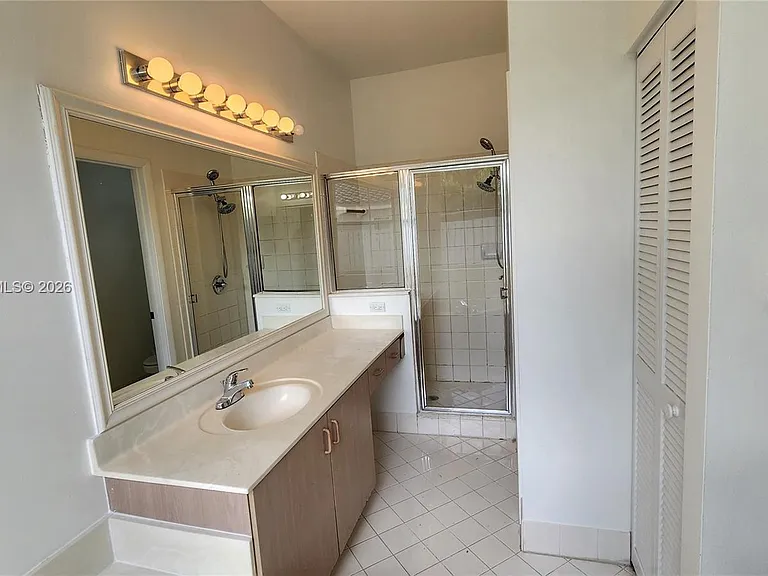 924 Falling Water Rd — Photo 8