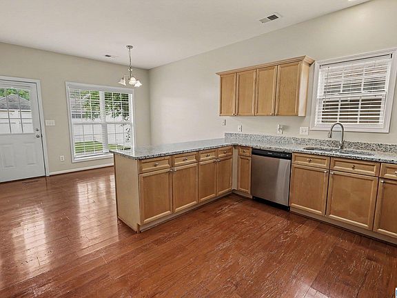 5th image of 2026 Village Ln