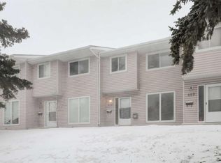 417 E 40th St NE, Calgary, AB T2A6S1