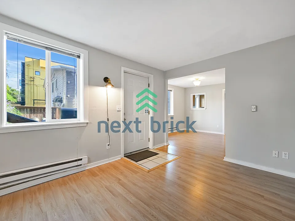 2243 14th Ave W #B