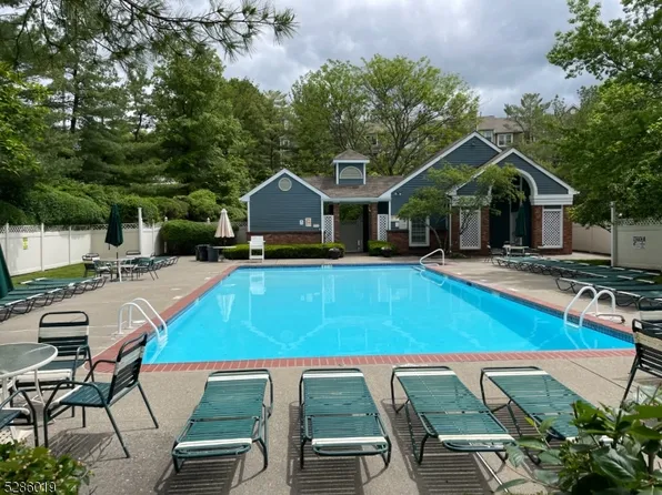 34 Hillsborough Ct, Rockaway Twp., NJ 07866