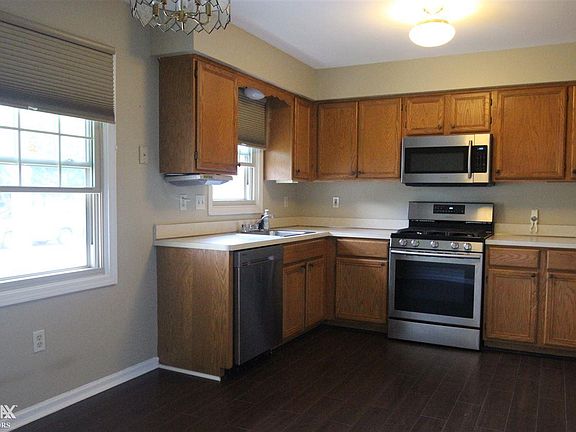 3rd image of 44079 Leeland Dr