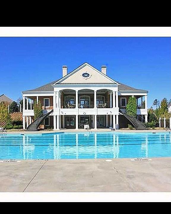 2nd image of 221 Kurtner Ct