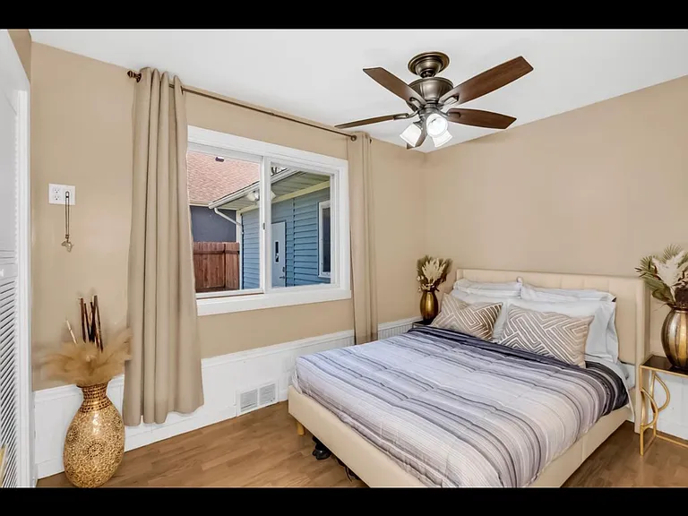 1155 James Ave — Photo 16