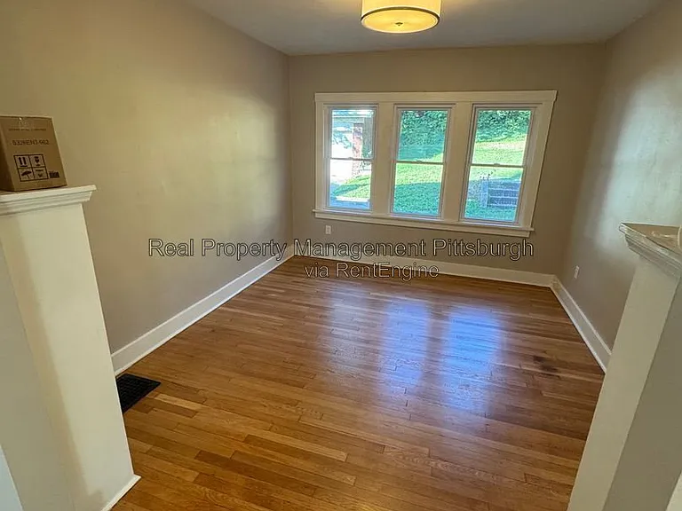107 N Meadowcroft Ave — Photo 3