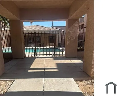 2902 E Fillmore St — Photo 29