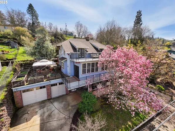 1619 SE Main St, Roseburg, OR 97470