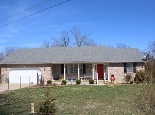 61 Knightwood Ln, Vine Grove, KY 40175
