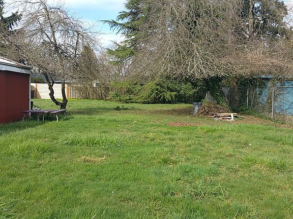 3rd image of 9499 SE 44th Ct