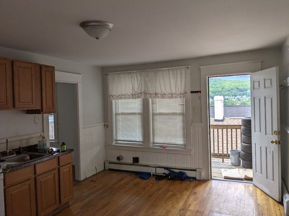 174 Blanchard St APT 3