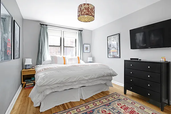 Sold by Compass | media 4