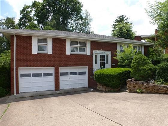 1st image of 221 Dennis Ln