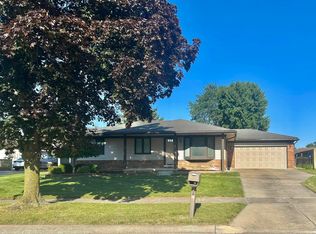 42020 Merrimac Cir, Clinton Township, MI
