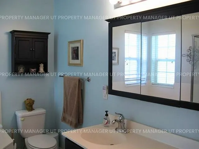 9881 S 3265 W — Photo 8