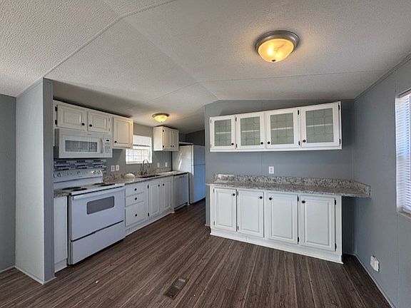 2nd image of 119 Cardinal St #119
