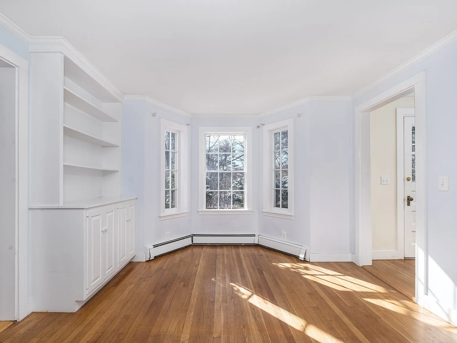 4 bed, 2420 sqft, $5,500 — Photo 4