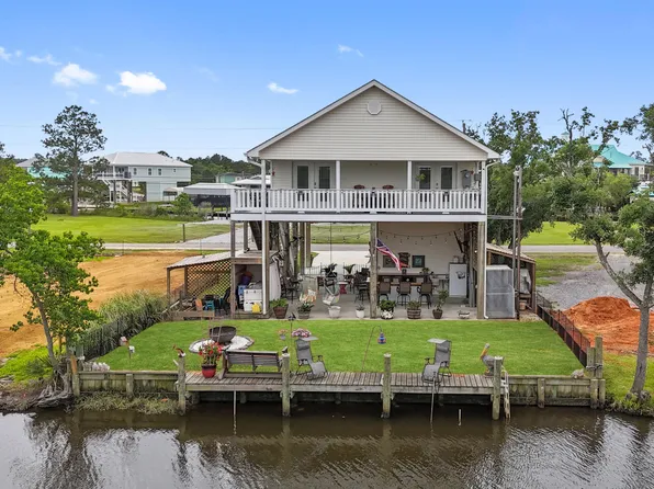 4102 Pennsylvania St, Bay Saint Louis, MS 39520