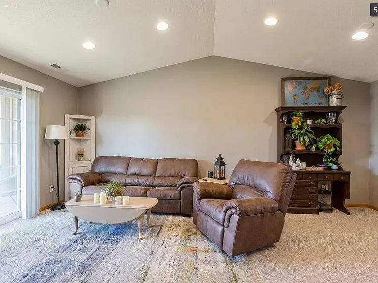 860 Magnolia Ln #5 — Photo 4