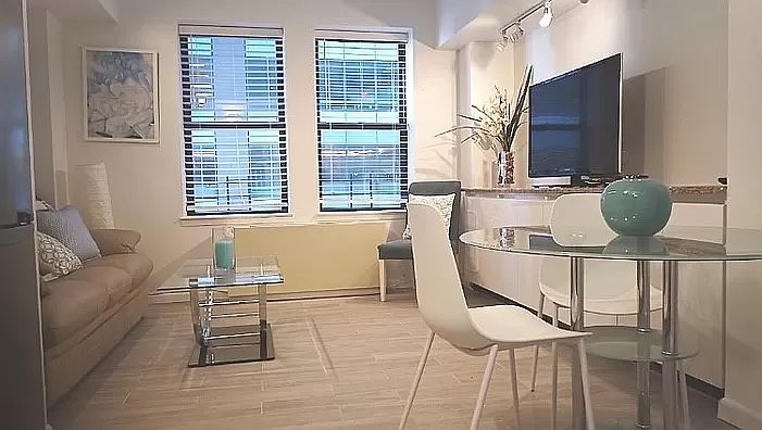 1st image of 150 W 51st St APT 1128