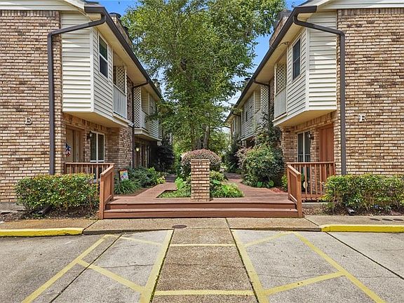 3rd image of 1012 Saint Julien Dr APT E2