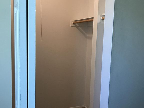3rd image of 3102 Archwood Ave APT 201