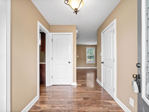 3rd image of 674 Fox Hound Dr