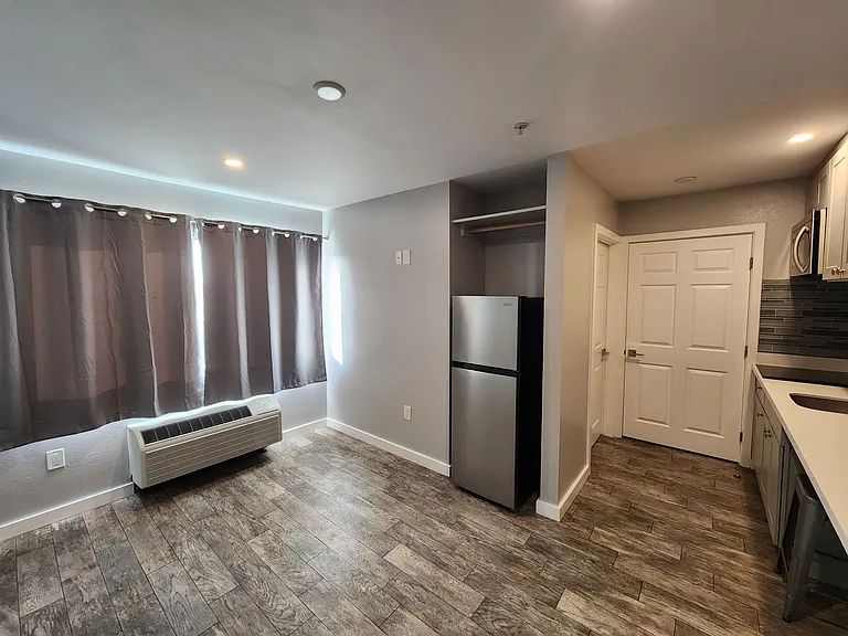 1315 Morena Blvd #9 — Photo 42