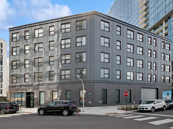 869 W Blackhawk St #502, Chicago, IL 60642