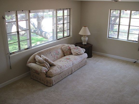 4th image of 2307 S Peninsula Dr
