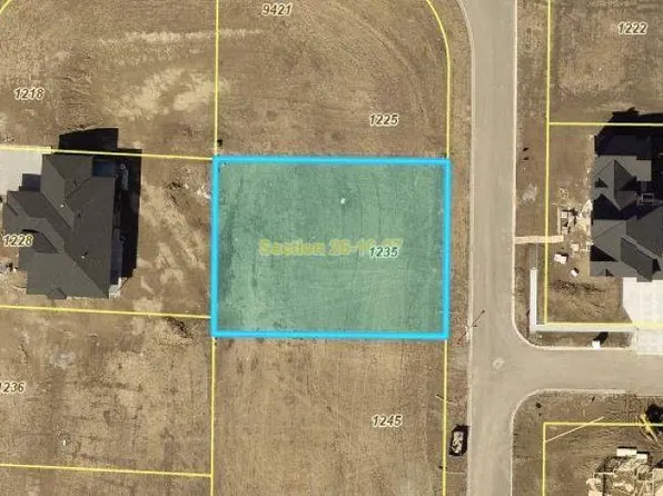 1235 S 95th St, Lincoln, NE 68520