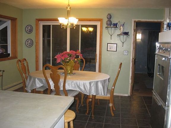 3rd image of 2773 Inwood Ave N